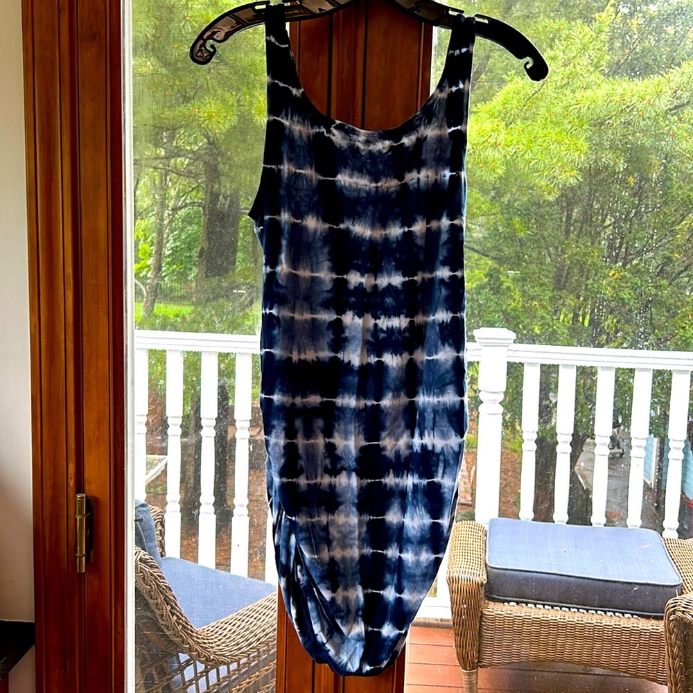 Long, fitted maternity tank. Tie-dye.